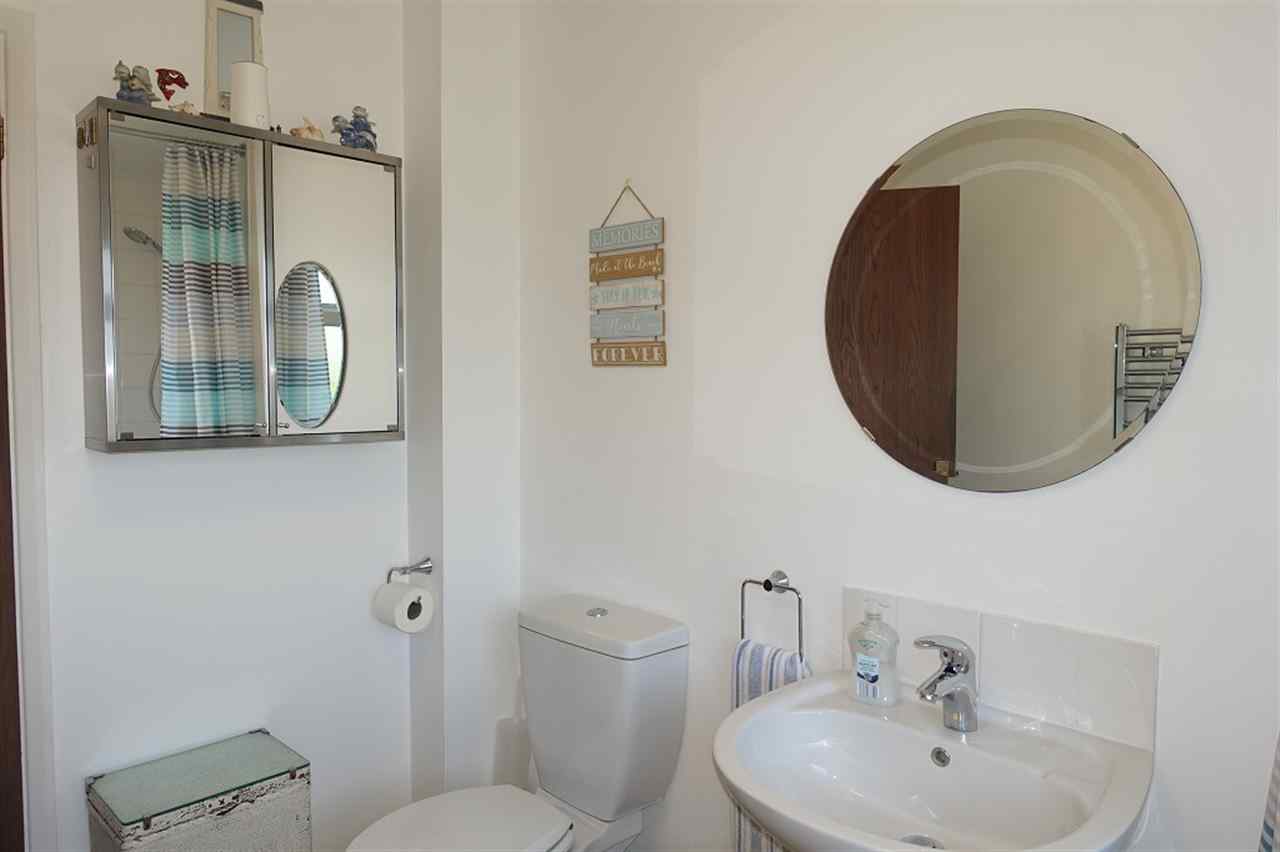 resized-2349823-Bathroom B.JPG